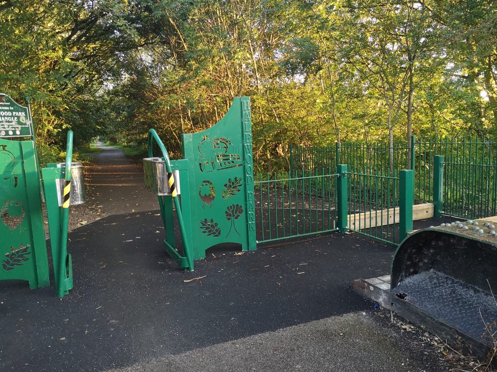 Halewood Triangle Park Entrance from Loop Line
